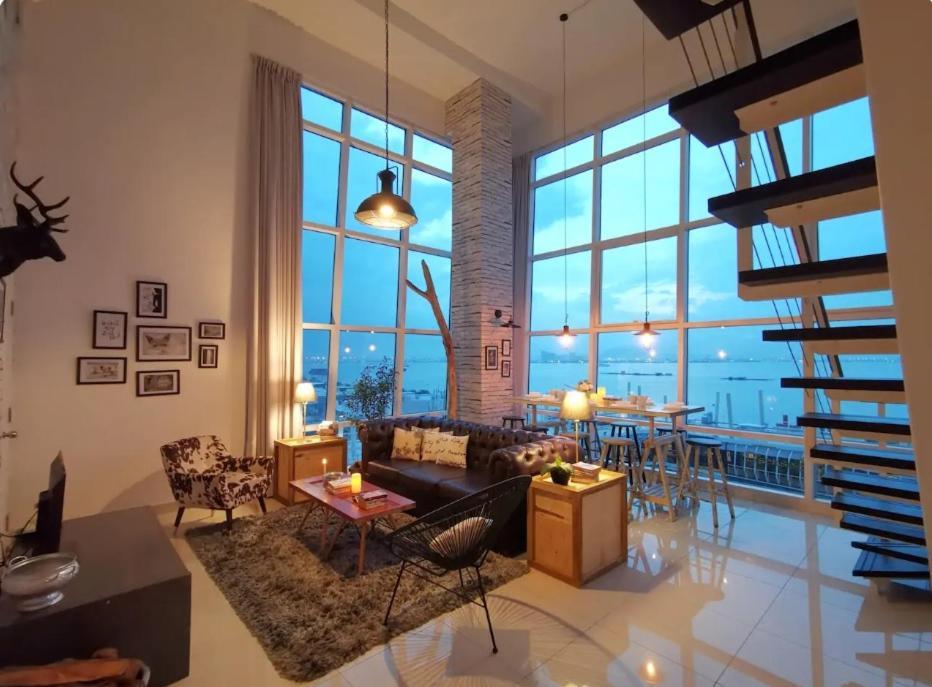 Maritime Suites Holiday Rental George Town Exteriér fotografie